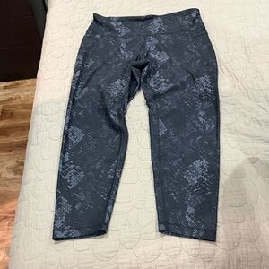 Old Navy Active Black Snakeskin Leggings